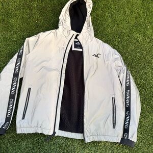 Hollister Men's Light Gray Hooded Windbreaker